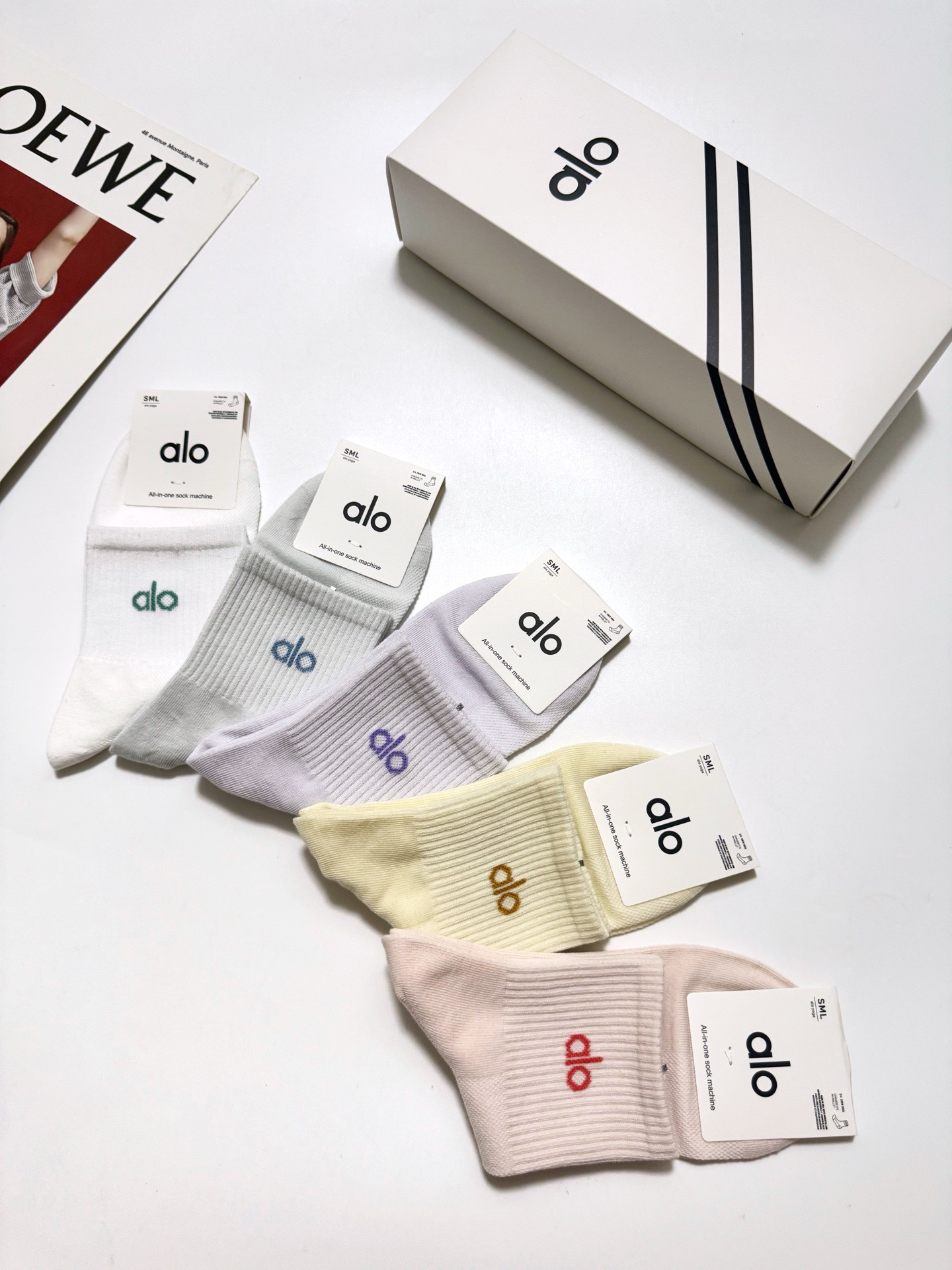 配包装 🌟【一盒5 双】  🌟alo经典字母logo 纯棉 混纺网面 中筒袜   ，软糯亲肤，ins超火爆配色 ，潮人必