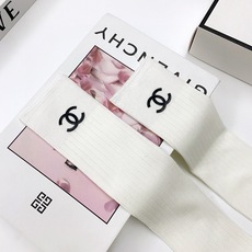 配包装 🌟【一盒一双】 🌟Chanel 香奈儿 经典字母logo纯棉长筒袜 小腿袜 🌟重工装饰个性时尚 🌟ins爆款! 配包装 🌟【一盒一双】 🌟Chanel 香奈儿 经典字母logo纯棉长筒袜 小腿袜 🌟重工装饰个性时尚 🌟ins爆款!