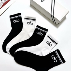 配包装 🌟【一盒5 双】 🌟alo 经典字母logo纯棉短袜 中筒袜 , 男女同款,ins超火爆红人同款,精美纯棉 配包装 🌟【一盒5 双】 🌟alo 经典字母logo纯棉短袜 中筒袜 , 男女同款,ins超火爆红人同款,精美纯棉