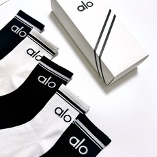 配包装 🌟【一盒5 双】 🌟alo 经典字母logo纯棉短袜 中筒袜 , 男女同款,ins超火爆红人同款,精美纯棉 配包装 🌟【一盒5 双】 🌟alo 经典字母logo纯棉短袜 中筒袜 , 男女同款,ins超火爆红人同款,精美纯棉