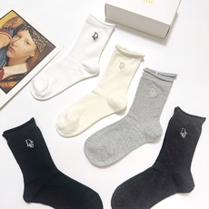 配包装 🌟【一盒5 双】 🌟Dior 迪奥 经典字母logo 纯棉中筒袜 ,ins超火爆空调袜,纯棉面料,潮人必备 , 配包装 🌟【一盒5 双】 🌟Dior 迪奥 经典字母logo 纯棉中筒袜 ,ins超火爆空调袜,纯棉面料,潮人必备 ,