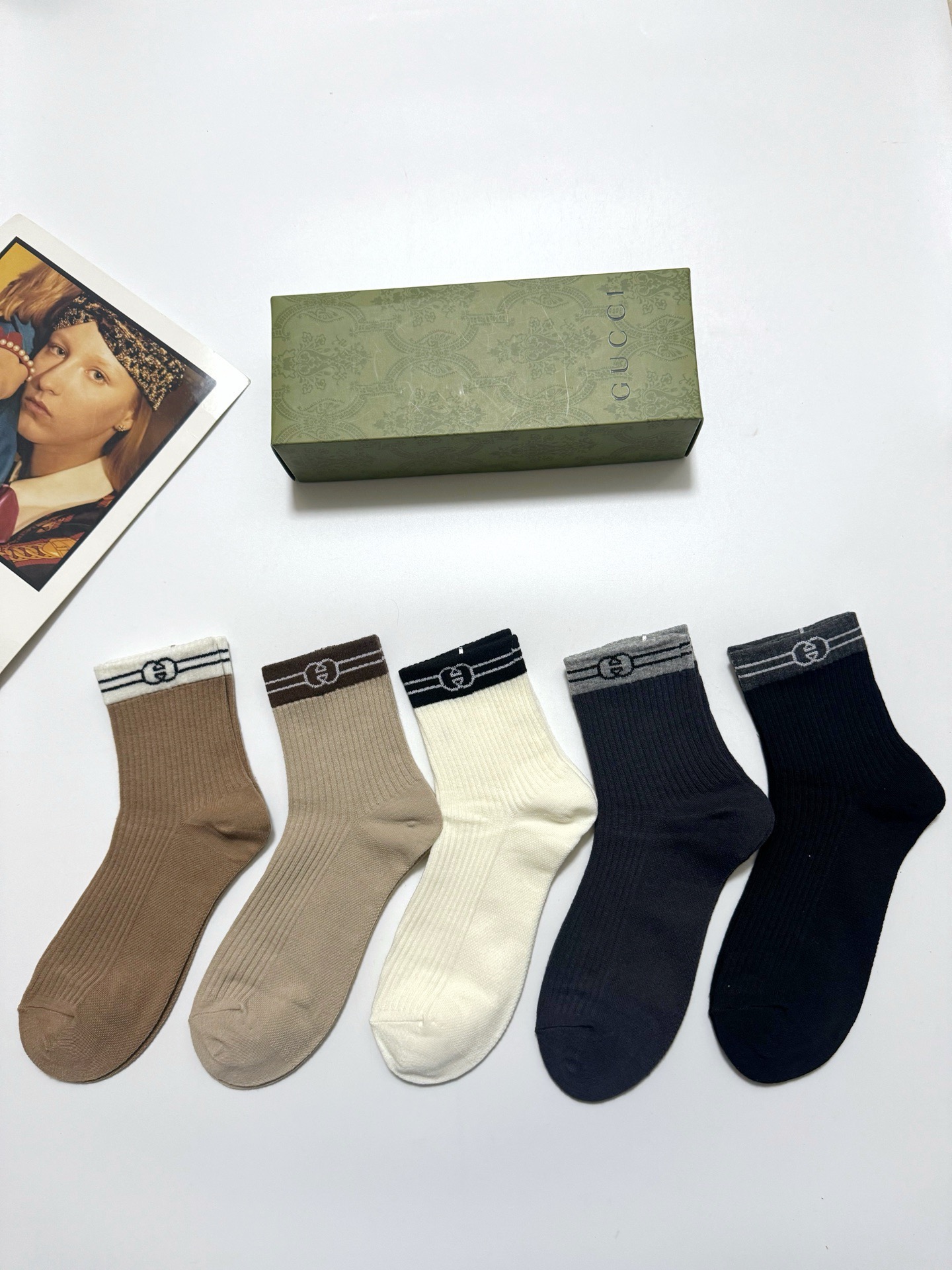 配包装 🌟【一盒5 双】 🌟Gucci 古琦 经典字母logo 纯棉短筒袜 ,ins超火爆短袜,纯棉面料,潮人必备 配包装 🌟【一盒5 双】 🌟Gucci 古琦 经典字母logo 纯棉短筒袜 ,ins超火爆短袜,纯棉面料,潮人必备
