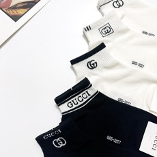 配包装 🌟【一盒5双】 🌟Gucci 古琦 经典字母logo 纯棉短袜 ,ins超火爆短袜,纯棉面料,潮人必备 配包装 🌟【一盒5双】 🌟Gucci 古琦 经典字母logo 纯棉短袜 ,ins超火爆短袜,纯棉面料,潮人必备