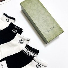 配包装 🌟【一盒5双】 🌟Gucci 古琦 经典字母logo 纯棉短袜 ,ins超火爆短袜,纯棉面料,潮人必备 配包装 🌟【一盒5双】 🌟Gucci 古琦 经典字母logo 纯棉短袜 ,ins超火爆短袜,纯棉面料,潮人必备