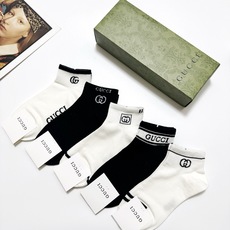 配包装 🌟【一盒5双】 🌟Gucci 古琦 经典字母logo 纯棉短袜 ,ins超火爆短袜,纯棉面料,潮人必备 配包装 🌟【一盒5双】 🌟Gucci 古琦 经典字母logo 纯棉短袜 ,ins超火爆短袜,纯棉面料,潮人必备