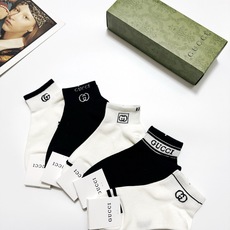 配包装 🌟【一盒5双】 🌟Gucci 古琦 经典字母logo 纯棉短袜 ,ins超火爆短袜,纯棉面料,潮人必备 配包装 🌟【一盒5双】 🌟Gucci 古琦 经典字母logo 纯棉短袜 ,ins超火爆短袜,纯棉面料,潮人必备