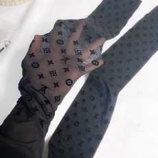 配包装 【一盒一双】🌟LV路易·威登经典植绒老化字母丝袜 🌟好看到爆炸 ,欧美大牌丝袜。一比一高版本制作,可以看得到的工 配包装 【一盒一双】🌟LV路易·威登经典植绒老化字母丝袜 🌟好看到爆炸 ,欧美大牌丝袜。一比一高版本制作,可以看得到的工