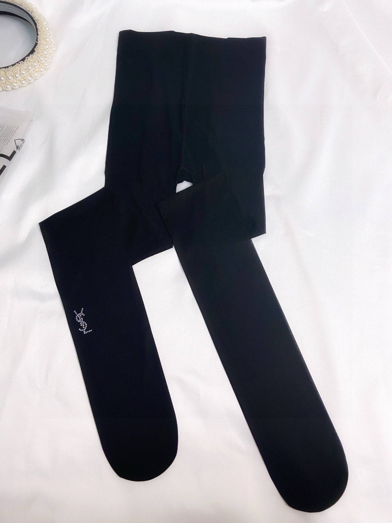 配包装 【一盒一双】🌟Saint Laurent#圣罗兰经典植绒YSL字母丝袜 🌟Rose同款🌟超多明星带货！黑丝也能穿