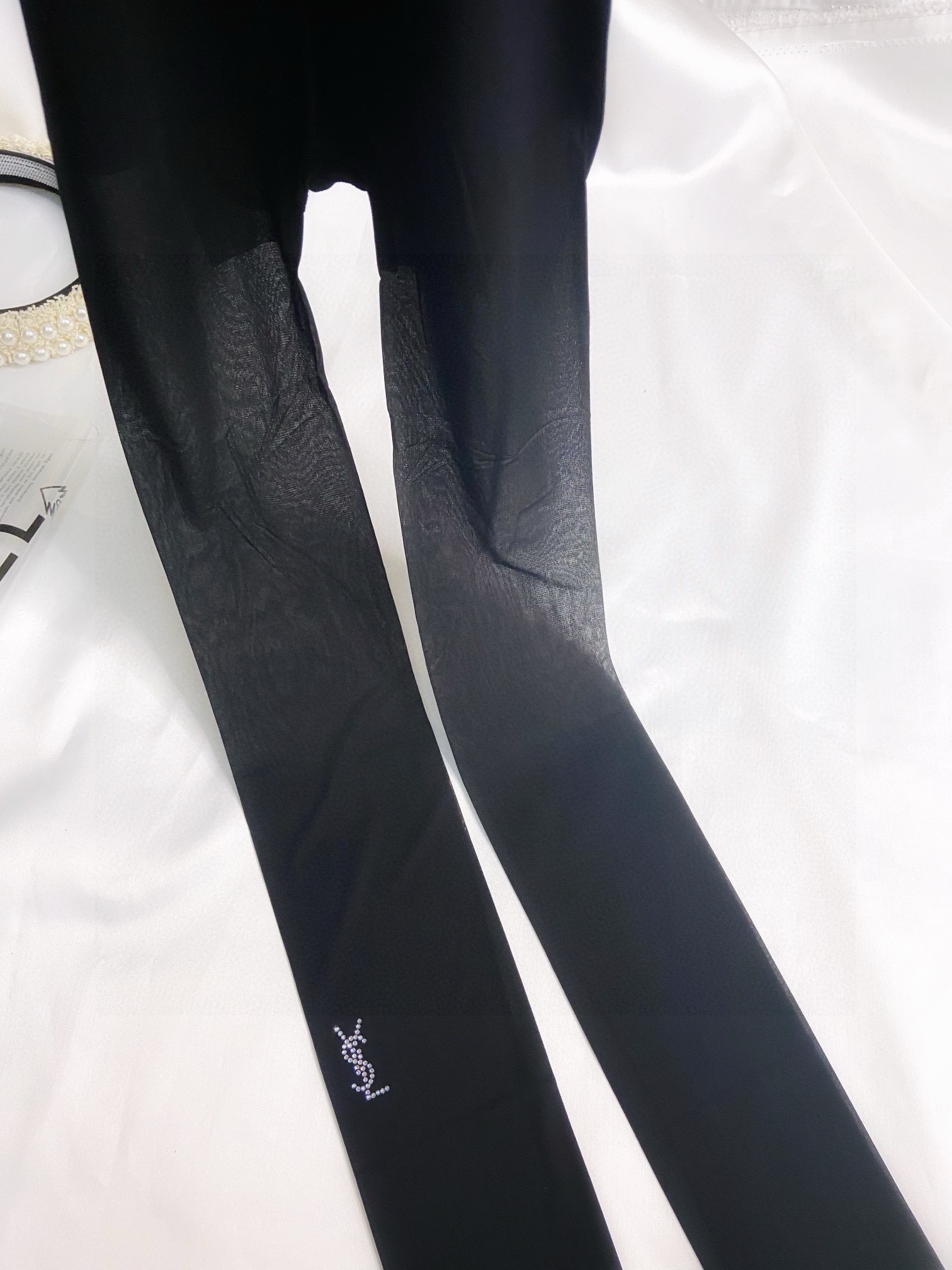 配包装 【一盒一双】🌟Saint Laurent#圣罗兰经典植绒YSL字母丝袜 🌟Rose同款🌟超多明星带货！黑丝也能穿