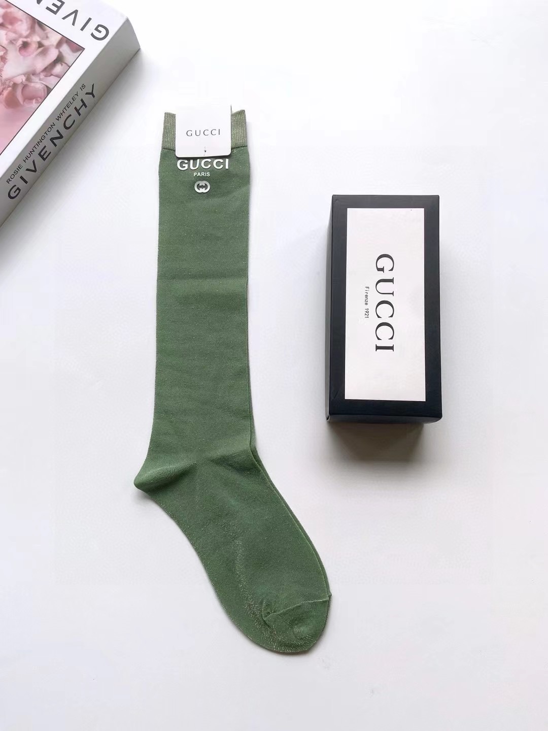 配包装 🌟【一盒一双】 🌟 Gucci 古琦 爆款经典字母 长筒袜 小腿袜。金银丝混纺，夏季薄款 ，款式经典，专柜同步发