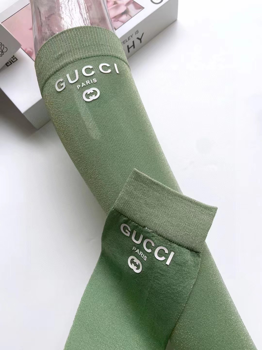 配包装 🌟【一盒一双】 🌟 Gucci 古琦 爆款经典字母 长筒袜 小腿袜。金银丝混纺，夏季薄款 ，款式经典，专柜同步发