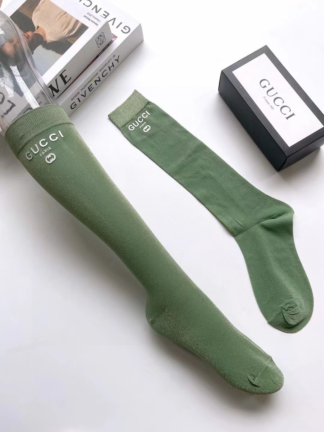 配包装 🌟【一盒一双】 🌟 Gucci 古琦 爆款经典字母 长筒袜 小腿袜。金银丝混纺，夏季薄款 ，款式经典，专柜同步发