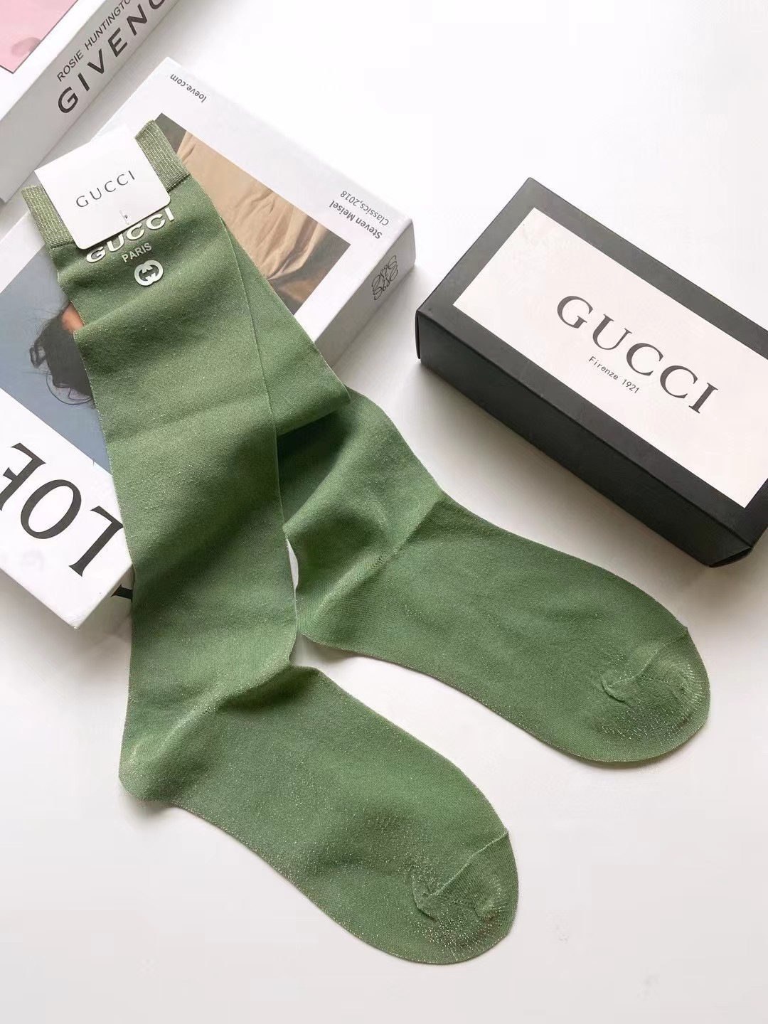 配包装 🌟【一盒一双】 🌟 Gucci 古琦 爆款经典字母 长筒袜 小腿袜。金银丝混纺，夏季薄款 ，款式经典，专柜同步发
