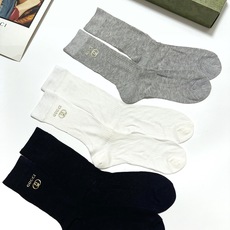 配包装 🌟【一盒3 双】 🌟Gucci 古琦 经典字母logo 超薄透气中筒袜 ,ins超火爆空调袜,潮人必备 ,经典 配包装 🌟【一盒3 双】 🌟Gucci 古琦 经典字母logo 超薄透气中筒袜 ,ins超火爆空调袜,潮人必备 ,经典