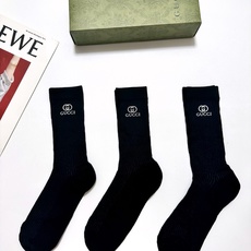 配包装 🌟【一盒3 双】 🌟Gucci 古琦 经典字母logo 超薄透气中筒袜 ,ins超火爆空调袜,潮人必备 ,经典 配包装 🌟【一盒3 双】 🌟Gucci 古琦 经典字母logo 超薄透气中筒袜 ,ins超火爆空调袜,潮人必备 ,经典