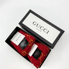 配包装 🌟【一盒2 双】 🌟Gucci 古奇 爆款金银丝长筒袜 中筒袜,超级火爆小腿袜。双针针织混纺金银丝材质,超完美结 配包装 🌟【一盒2 双】 🌟Gucci 古奇 爆款金银丝长筒袜 中筒袜,超级火爆小腿袜。双针针织混纺金银丝材质,超完美结