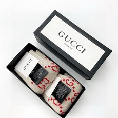配包装 🌟【一盒2 双】 🌟Gucci 古奇 爆款金银丝长筒袜 中筒袜,超级火爆小腿袜。双针针织混纺金银丝材质,超完美结 配包装 🌟【一盒2 双】 🌟Gucci 古奇 爆款金银丝长筒袜 中筒袜,超级火爆小腿袜。双针针织混纺金银丝材质,超完美结