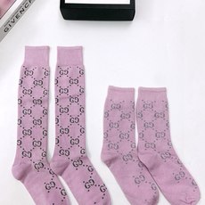 配包装 🌟【一盒2 双】 🌟Gucci 古奇 爆款金银丝长筒袜 中筒袜,超级火爆小腿袜。双针针织混纺金银丝材质,超完美结 配包装 🌟【一盒2 双】 🌟Gucci 古奇 爆款金银丝长筒袜 中筒袜,超级火爆小腿袜。双针针织混纺金银丝材质,超完美结