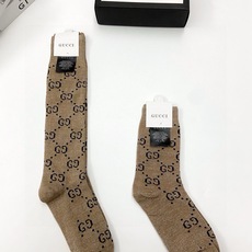 配包装 🌟【一盒2 双】 🌟Gucci 古奇 爆款金银丝长筒袜 中筒袜,超级火爆小腿袜。双针针织混纺金银丝材质,超完美结 配包装 🌟【一盒2 双】 🌟Gucci 古奇 爆款金银丝长筒袜 中筒袜,超级火爆小腿袜。双针针织混纺金银丝材质,超完美结