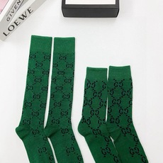 配包装 🌟【一盒2 双】 🌟Gucci 古奇 爆款金银丝长筒袜 中筒袜,超级火爆小腿袜。双针针织混纺金银丝材质,超完美结 配包装 🌟【一盒2 双】 🌟Gucci 古奇 爆款金银丝长筒袜 中筒袜,超级火爆小腿袜。双针针织混纺金银丝材质,超完美结