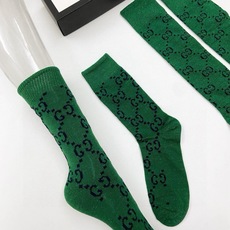 配包装 🌟【一盒2 双】 🌟Gucci 古奇 爆款金银丝长筒袜 中筒袜,超级火爆小腿袜。双针针织混纺金银丝材质,超完美结 配包装 🌟【一盒2 双】 🌟Gucci 古奇 爆款金银丝长筒袜 中筒袜,超级火爆小腿袜。双针针织混纺金银丝材质,超完美结