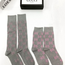 配包装 🌟【一盒2 双】 🌟Gucci 古奇 爆款金银丝长筒袜 中筒袜,超级火爆小腿袜。双针针织混纺金银丝材质,超完美结 配包装 🌟【一盒2 双】 🌟Gucci 古奇 爆款金银丝长筒袜 中筒袜,超级火爆小腿袜。双针针织混纺金银丝材质,超完美结