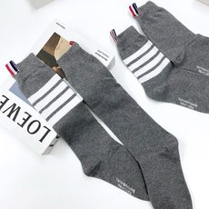 配原版盒 🌟【一盒2 双】 🌟THOM BROWNE · 桑姆 布朗尼❗ 🌟超级爆款!网红小腿袜,中筒袜+长筒袜,经典爆 配原版盒 🌟【一盒2 双】 🌟THOM BROWNE · 桑姆 布朗尼❗ 🌟超级爆款!网红小腿袜,中筒袜+长筒袜,经典爆