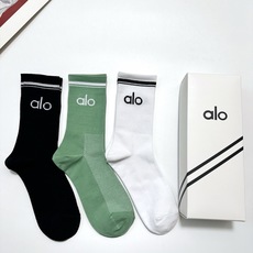 配包装 🌟【一盒3双】 🌟 alo 经典字母logo 纯棉中筒袜 ,ins超火爆小腿短袜,纯棉面料,潮人必备 ,经 配包装 🌟【一盒3双】 🌟 alo 经典字母logo 纯棉中筒袜 ,ins超火爆小腿短袜,纯棉面料,潮人必备 ,经