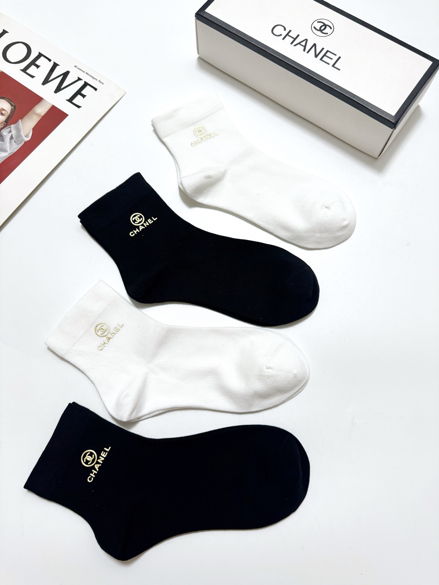 配包装 🌟【一盒5双】 🌟Chanel 香奈儿 经典字母logo 纯棉短筒袜 ,ins火爆纯色设计,潮人必备 ,个 配包装 🌟【一盒5双】 🌟Chanel 香奈儿 经典字母logo 纯棉短筒袜 ,ins火爆纯色设计,潮人必备 ,个