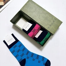 配包装 🌟【一盒3双】 🌟Gucci 古琦 经典字母 logo 纯棉 中筒袜 !超级软糯亲肤! 🌟ins爆款!专柜在售 配包装 🌟【一盒3双】 🌟Gucci 古琦 经典字母 logo 纯棉 中筒袜 !超级软糯亲肤! 🌟ins爆款!专柜在售