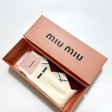 配包装 🌟【一盒一 双】 🌟缪缪 miumiu 经典字母logo纯棉袜 小腿堆堆袜,ins超火爆红人同款,精美 面料, 配包装 🌟【一盒一 双】 🌟缪缪 miumiu 经典字母logo纯棉袜 小腿堆堆袜,ins超火爆红人同款,精美 面料,