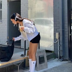 配包装 🌟【一盒一双】 🌟Chanel 香奈儿 经典双C字母logo纯棉长筒袜 小腿袜 🌟ins爆款!专柜在售ing 配包装 🌟【一盒一双】 🌟Chanel 香奈儿 经典双C字母logo纯棉长筒袜 小腿袜 🌟ins爆款!专柜在售ing