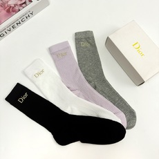 (爆款回货) 配包装 🌟【一盒4 双】 🌟 Dior 迪奥 经典字母logo 超薄无骨中筒袜,纯棉 条纹小腿袜 堆堆袜 (爆款回货) 配包装 🌟【一盒4 双】 🌟 Dior 迪奥 经典字母logo 超薄无骨中筒袜,纯棉 条纹小腿袜 堆堆袜