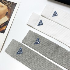 配包装 🌟【一盒2双】 🌟Prada 普拉达 经典字母logo纯棉袜 小腿堆堆袜,ins超火爆红人同款,精美 面料,潮 配包装 🌟【一盒2双】 🌟Prada 普拉达 经典字母logo纯棉袜 小腿堆堆袜,ins超火爆红人同款,精美 面料,潮