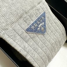 配包装 🌟【一盒2双】 🌟Prada 普拉达 经典字母logo纯棉袜 小腿堆堆袜,ins超火爆红人同款,精美 面料,潮 配包装 🌟【一盒2双】 🌟Prada 普拉达 经典字母logo纯棉袜 小腿堆堆袜,ins超火爆红人同款,精美 面料,潮