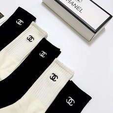 配包装 🌟【一盒5 双】 🌟Chanel 香奈儿 经典刺绣字母logo 纯棉中筒袜 ,ins超火爆小腿袜,纯棉面料 配包装 🌟【一盒5 双】 🌟Chanel 香奈儿 经典刺绣字母logo 纯棉中筒袜 ,ins超火爆小腿袜,纯棉面料