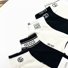 配包装 🌟【一盒5 双】 🌟Gucci 古琦 经典字母logo 双G 短袜 ,ins超火爆短袜,纯棉面料,潮人必备 配包装 🌟【一盒5 双】 🌟Gucci 古琦 经典字母logo 双G 短袜 ,ins超火爆短袜,纯棉面料,潮人必备