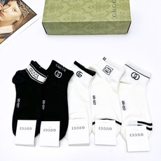 配包装 🌟【一盒5 双】 🌟Gucci 古琦 经典字母logo 双G 短袜 ,ins超火爆短袜,纯棉面料,潮人必备 配包装 🌟【一盒5 双】 🌟Gucci 古琦 经典字母logo 双G 短袜 ,ins超火爆短袜,纯棉面料,潮人必备