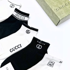 配包装 🌟【一盒5 双】 🌟Gucci 古琦 经典字母logo 双G 短袜 ,ins超火爆短袜,纯棉面料,潮人必备 配包装 🌟【一盒5 双】 🌟Gucci 古琦 经典字母logo 双G 短袜 ,ins超火爆短袜,纯棉面料,潮人必备