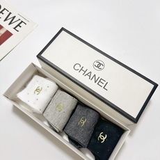 配包装 🌟【一盒4 双】 🌟Chanel 香奈儿 经典字母logo 纯棉中筒袜 ,ins超火爆小腿袜,纯棉面料,潮 配包装 🌟【一盒4 双】 🌟Chanel 香奈儿 经典字母logo 纯棉中筒袜 ,ins超火爆小腿袜,纯棉面料,潮
