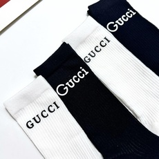 配包装 🌟【一盒4 双】 🌟Gucci 古奇 爆款双G字母 长筒袜 小腿袜,短腿袜 。专柜同步发售ing ,巨多明星红 配包装 🌟【一盒4 双】 🌟Gucci 古奇 爆款双G字母 长筒袜 小腿袜,短腿袜 。专柜同步发售ing ,巨多明星红
