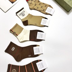 配包装 🌟【一盒5双】 🌟Gucci 古琦 经典字母logo 纯棉中筒袜 ,ins超火爆短袜,纯棉面料,潮人必备 配包装 🌟【一盒5双】 🌟Gucci 古琦 经典字母logo 纯棉中筒袜 ,ins超火爆短袜,纯棉面料,潮人必备