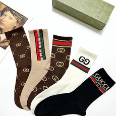 配包装 🌟【一盒5 双】 🌟Gucci 古琦 经典字母logo 纯棉中筒袜 ,ins超火爆配色 ,纯棉面料,潮人必 配包装 🌟【一盒5 双】 🌟Gucci 古琦 经典字母logo 纯棉中筒袜 ,ins超火爆配色 ,纯棉面料,潮人必