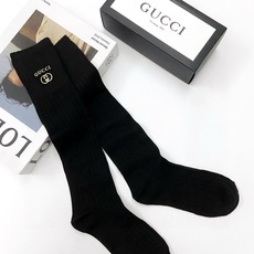 配包装 🌟【一盒一双】 🌟 Gucci 古琦 爆款经典字母 长筒袜 小腿袜。双针针织材质,超完美结合,款式经典,专柜同步 配包装 🌟【一盒一双】 🌟 Gucci 古琦 爆款经典字母 长筒袜 小腿袜。双针针织材质,超完美结合,款式经典,专柜同步