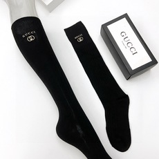 配包装 🌟【一盒一双】 🌟 Gucci 古琦 爆款经典字母 长筒袜 小腿袜。双针针织材质,超完美结合,款式经典,专柜同步 配包装 🌟【一盒一双】 🌟 Gucci 古琦 爆款经典字母 长筒袜 小腿袜。双针针织材质,超完美结合,款式经典,专柜同步