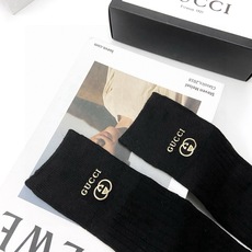 配包装 🌟【一盒一双】 🌟 Gucci 古琦 爆款经典字母 长筒袜 小腿袜。双针针织材质,超完美结合,款式经典,专柜同步 配包装 🌟【一盒一双】 🌟 Gucci 古琦 爆款经典字母 长筒袜 小腿袜。双针针织材质,超完美结合,款式经典,专柜同步