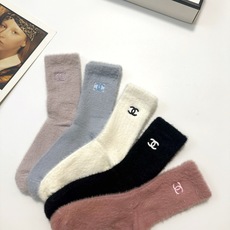 配包装 大量现货 🌟【一盒5 双】 🌟Chanel香奈儿 欧美大牌 经典字母 logo 水貂绒短筒袜 !超级软糯亲肤! 配包装 大量现货 🌟【一盒5 双】 🌟Chanel香奈儿 欧美大牌 经典字母 logo 水貂绒短筒袜 !超级软糯亲肤!