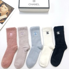 配包装 大量现货 🌟【一盒5 双】 🌟Chanel香奈儿 欧美大牌 经典字母 logo 水貂绒短筒袜 !超级软糯亲肤! 配包装 大量现货 🌟【一盒5 双】 🌟Chanel香奈儿 欧美大牌 经典字母 logo 水貂绒短筒袜 !超级软糯亲肤!