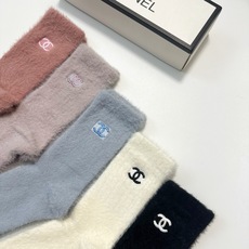 配包装 大量现货 🌟【一盒5 双】 🌟Chanel香奈儿 欧美大牌 经典字母 logo 水貂绒短筒袜 !超级软糯亲肤! 配包装 大量现货 🌟【一盒5 双】 🌟Chanel香奈儿 欧美大牌 经典字母 logo 水貂绒短筒袜 !超级软糯亲肤!