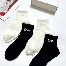配包装 🌟【一盒4双】 🌟Dior 迪奥 经典字母logo 纯棉短筒袜 经典纯色短袜 🌟ins爆款!专柜在售ing 🌟原 配包装 🌟【一盒4双】 🌟Dior 迪奥 经典字母logo 纯棉短筒袜 经典纯色短袜 🌟ins爆款!专柜在售ing 🌟原